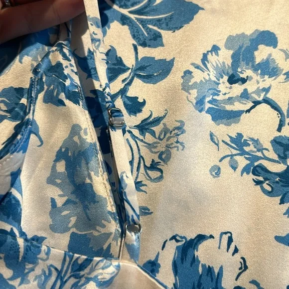 REDUCED - MOVING SALE - Reformation Sophia Silk Dress - Olympia - Picture 7 of 9